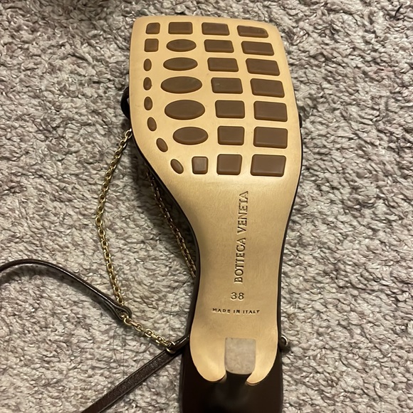 Bottega Veneta
Women's Brown Square Toe Chain Strap High Heel Sandals size 38 - Picture 5 of 5